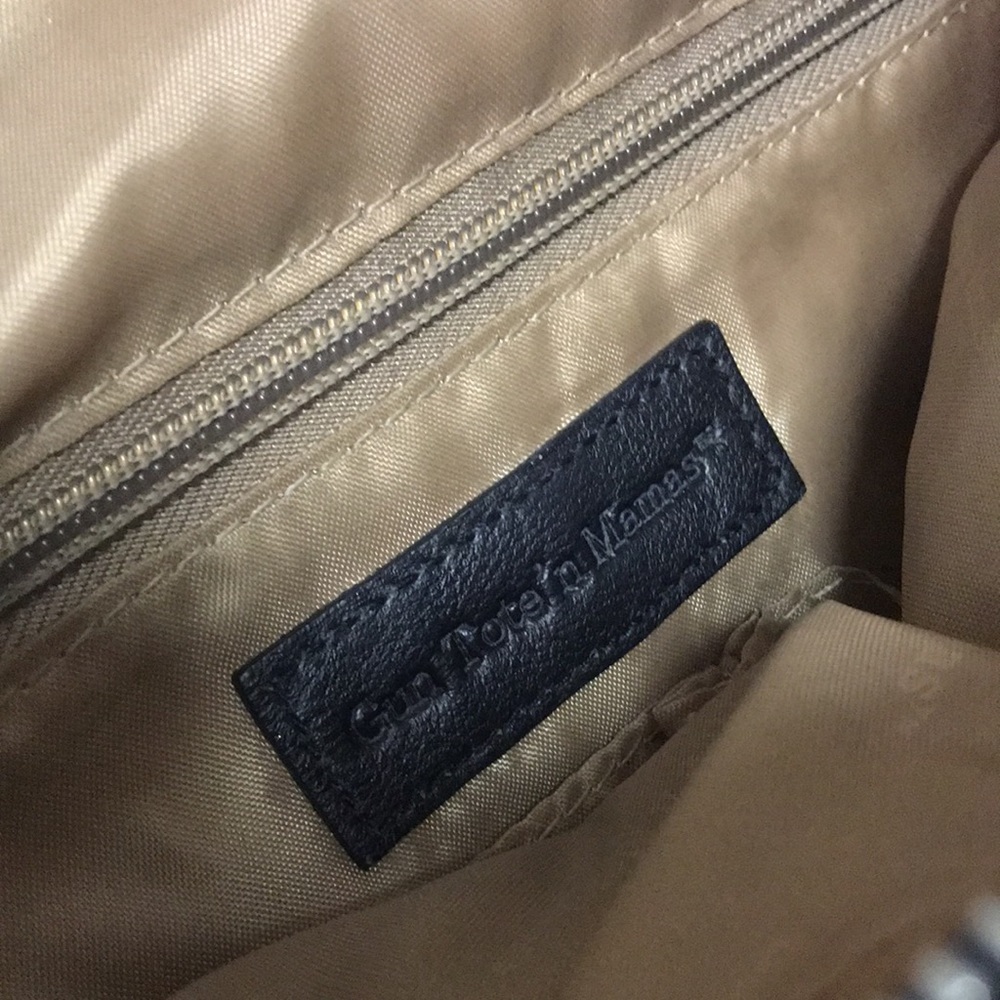 Gun Tote’n Mama Black Embossed shoulder Purse - Picture 5 of 17